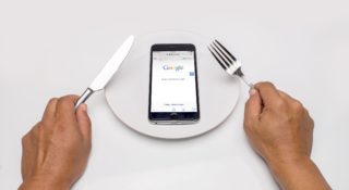 Chwycili za nóż i będą kroić Google'a. Zaczynają od Androida, Chrome'a i sklepu Play