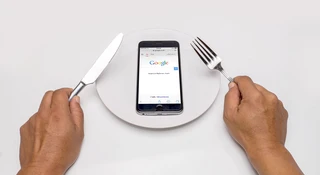 Chwycili za nóż i będą kroić Google'a. Zaczynają od Androida, Chrome'a i sklepu Play