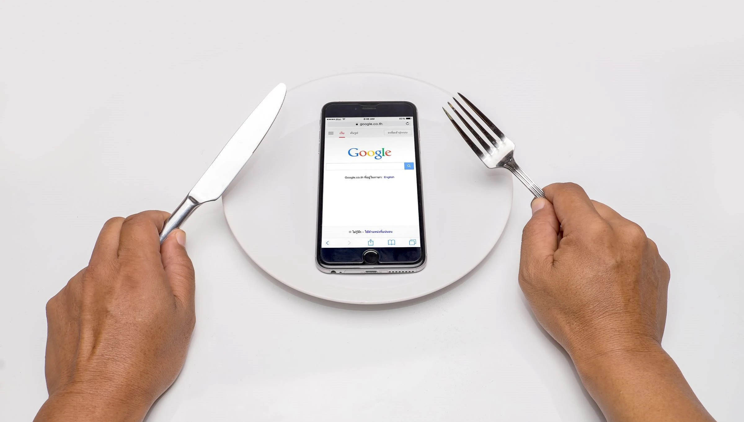 Chwycili za nóż i będą kroić Google'a. Zaczynają od Androida, Chrome'a i sklepu Play