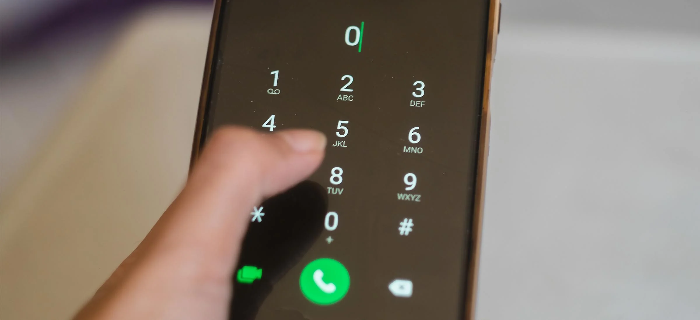 Odbieraj połączenia z zagranicy z wirtualnym numerem telefonu. Przewodnik krok po kroku