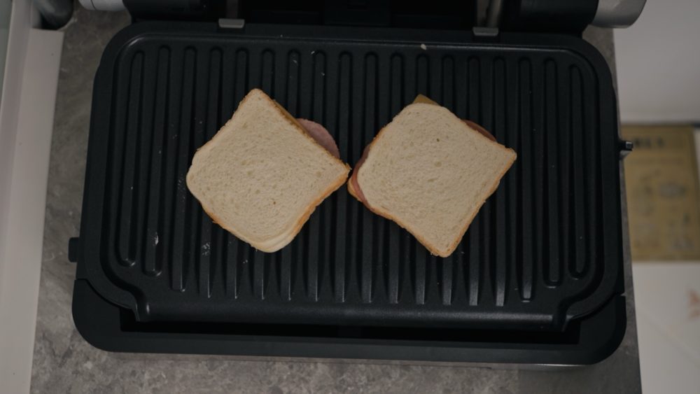 https://ocs-pl.oktawave.com/v1/AUTH_2887234e-384a-4873-8bc5-405211db13a2/spidersweb/2024/10/tefal-optigrill-4w1-xl-tosty-4-1000x563.jpeg