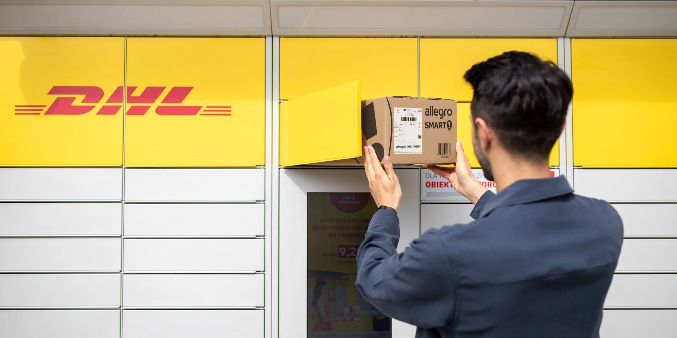 Allegro zaczyna współpracę z DHL. Łatwiej otworzysz skrytkę w automacie paczkowym 