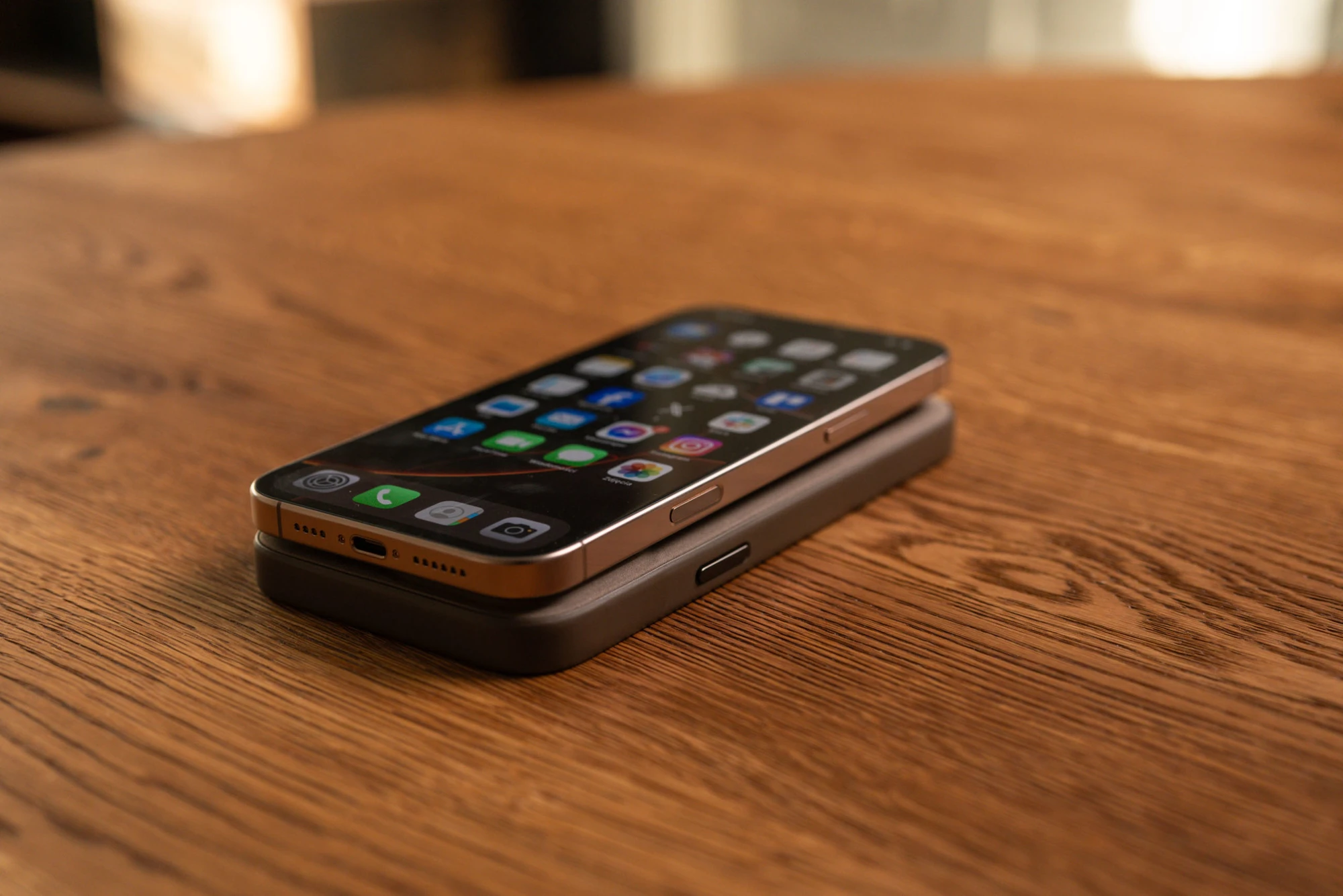 iPhone 16 Pro Max vs iPhone 15 Pro Max w etui
