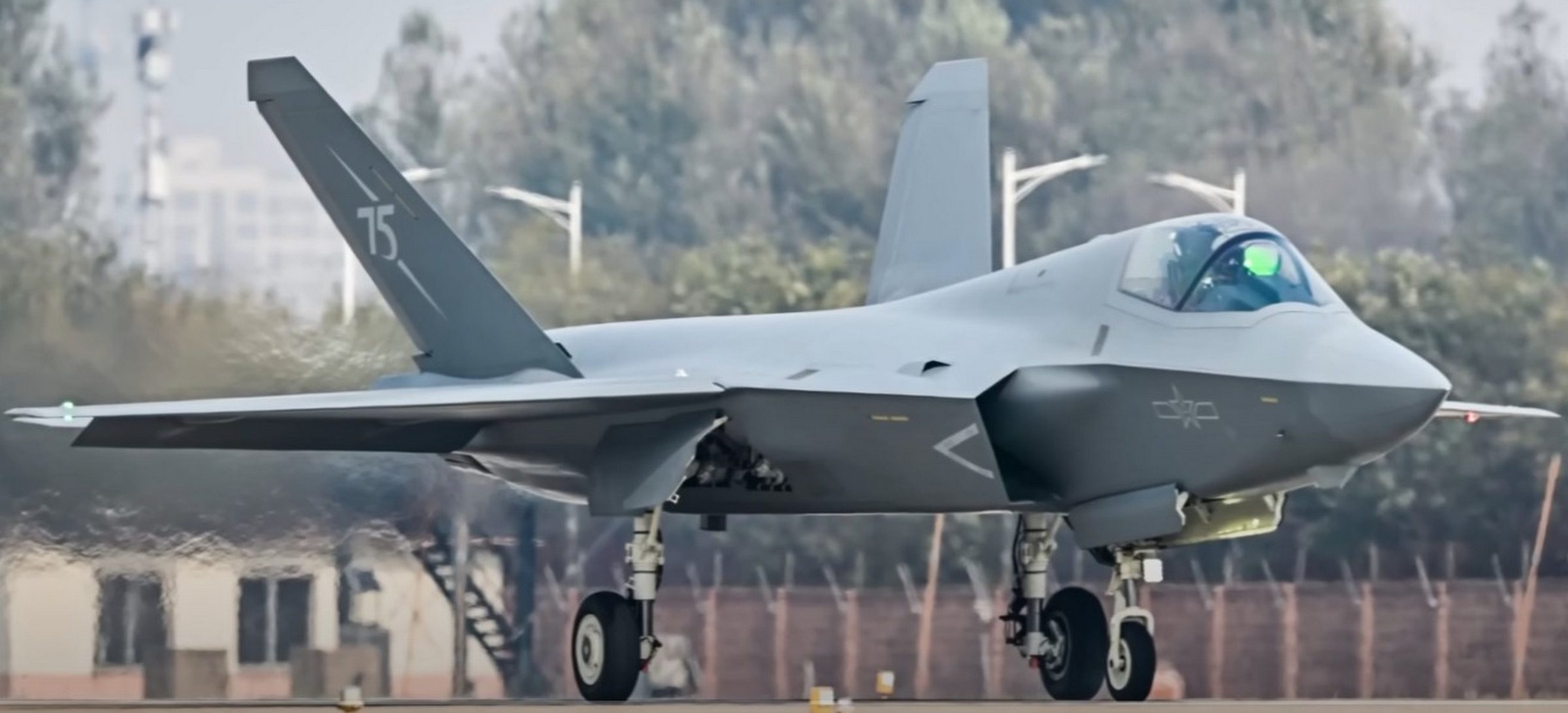 Shenyanga J-35A to najnowszy myśliwiec z Chin. To odpowiedź Pekinu na amerykańskiego króla nieba