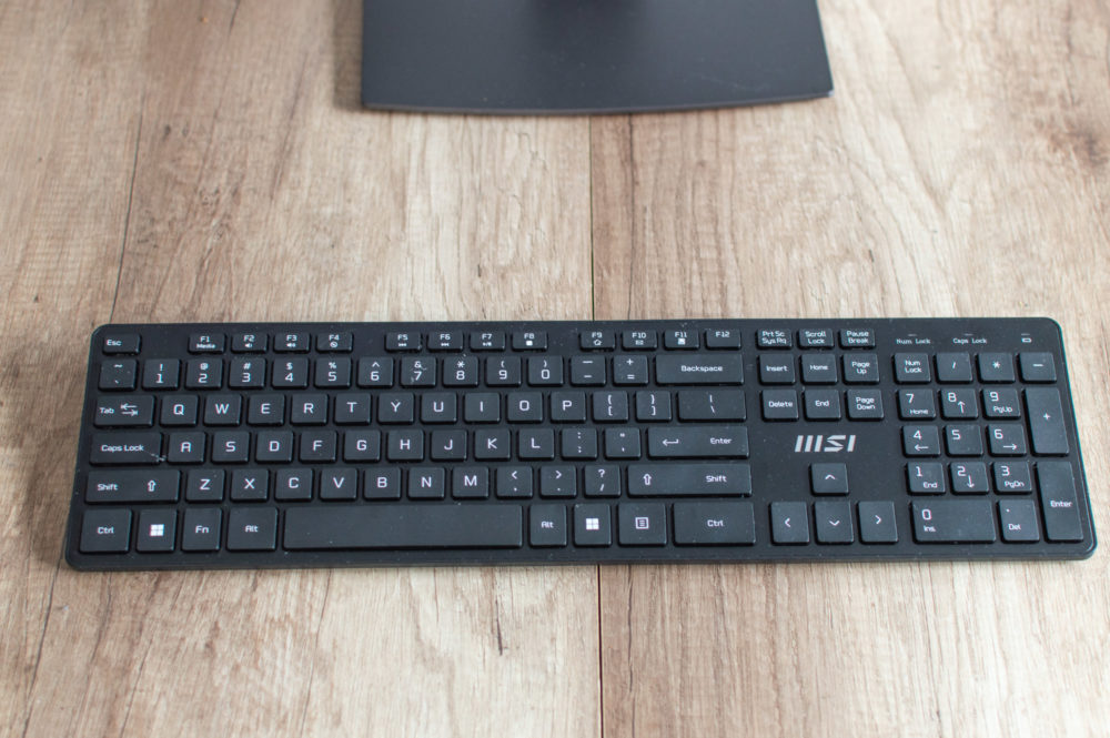 MSI Modern AM272P 1M - dołączona klawiatura
