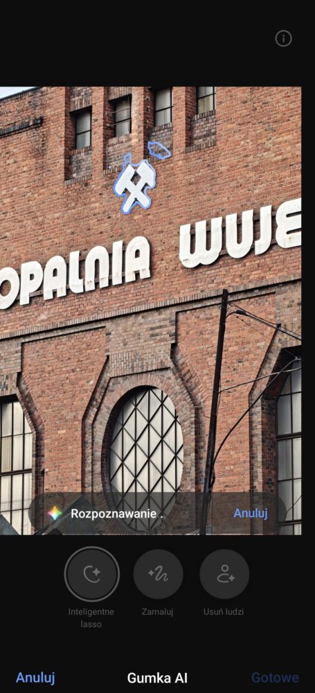 Przed usunięciem obiektu Gumką AI