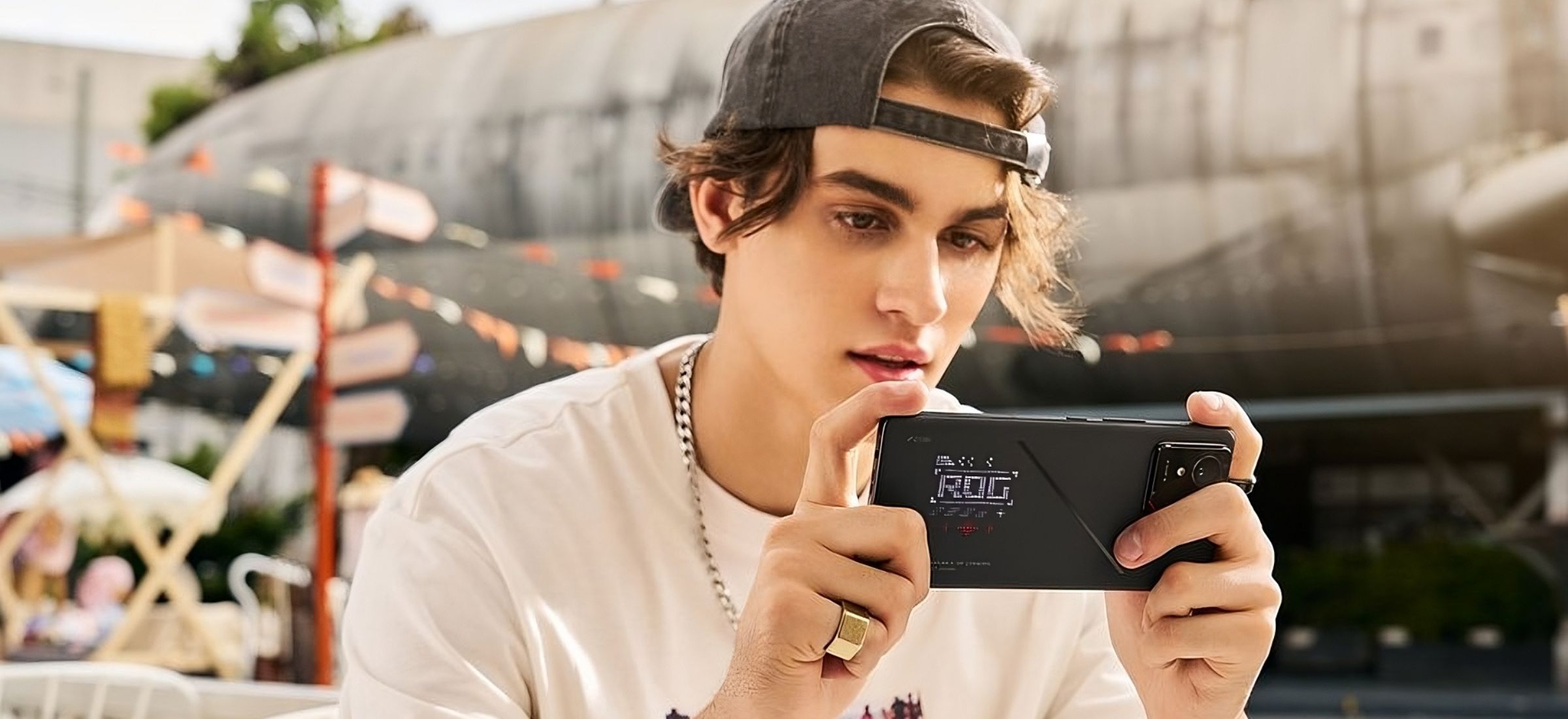 Asus ROG Phone 9 (Pro) to najszybszy taki smartfon z Androidem. Może nie wygląda, ale to bestia