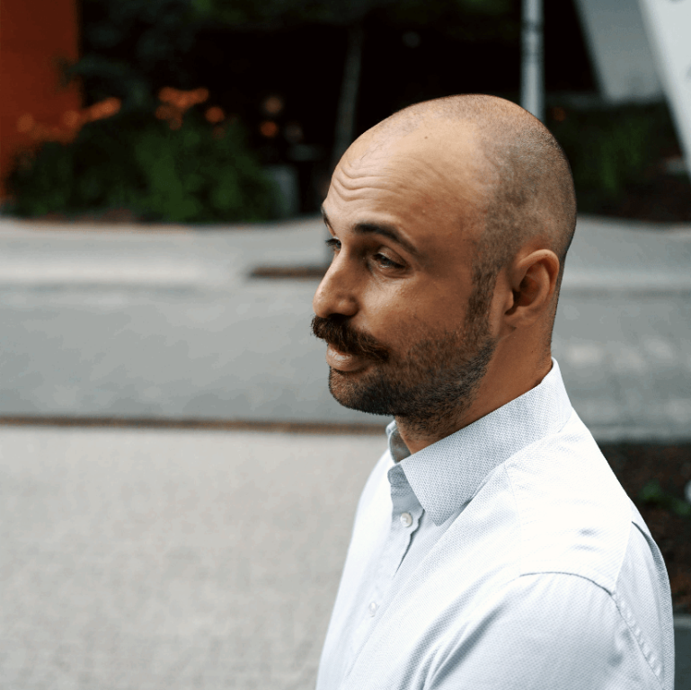 Stanisław Kierwiak, przewodniczący międzyzakładowej organizacji związku zawodowego Konfederacja Pracy, zrzeszającej kurierów pracujących dla Pyszne.pl. fot. archiwum prywatne 