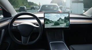 Tesla szuka kierowców do pracy zdalnej. Ale że co?