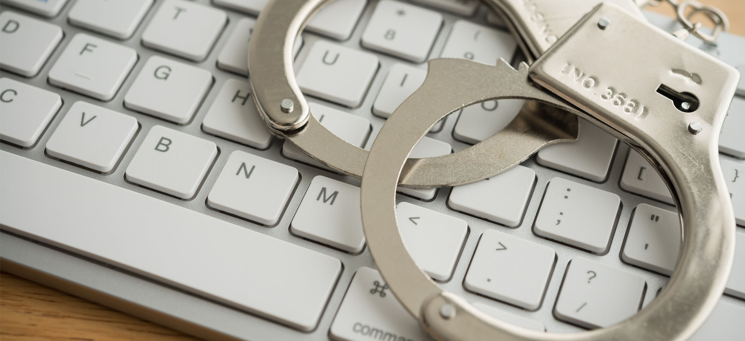 Służby będą blokować strony bez zgody sądu. W Polsce wchodzi nowe prawo