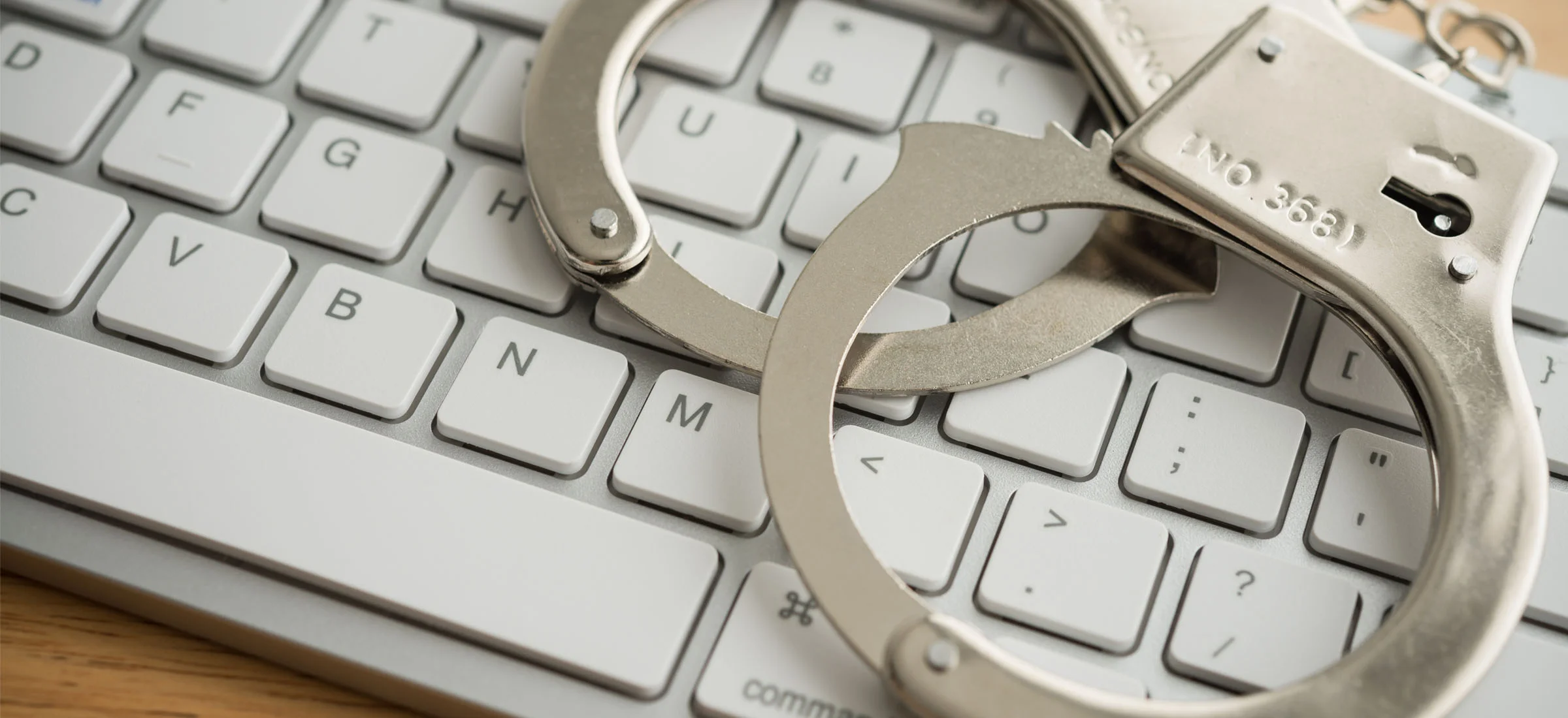 Służby będą blokować strony bez zgody sądu. W Polsce wchodzi nowe prawo