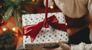 pomysly-na-prezent-swiateczny-dla-niej-kobiety-dziewczyny-2025