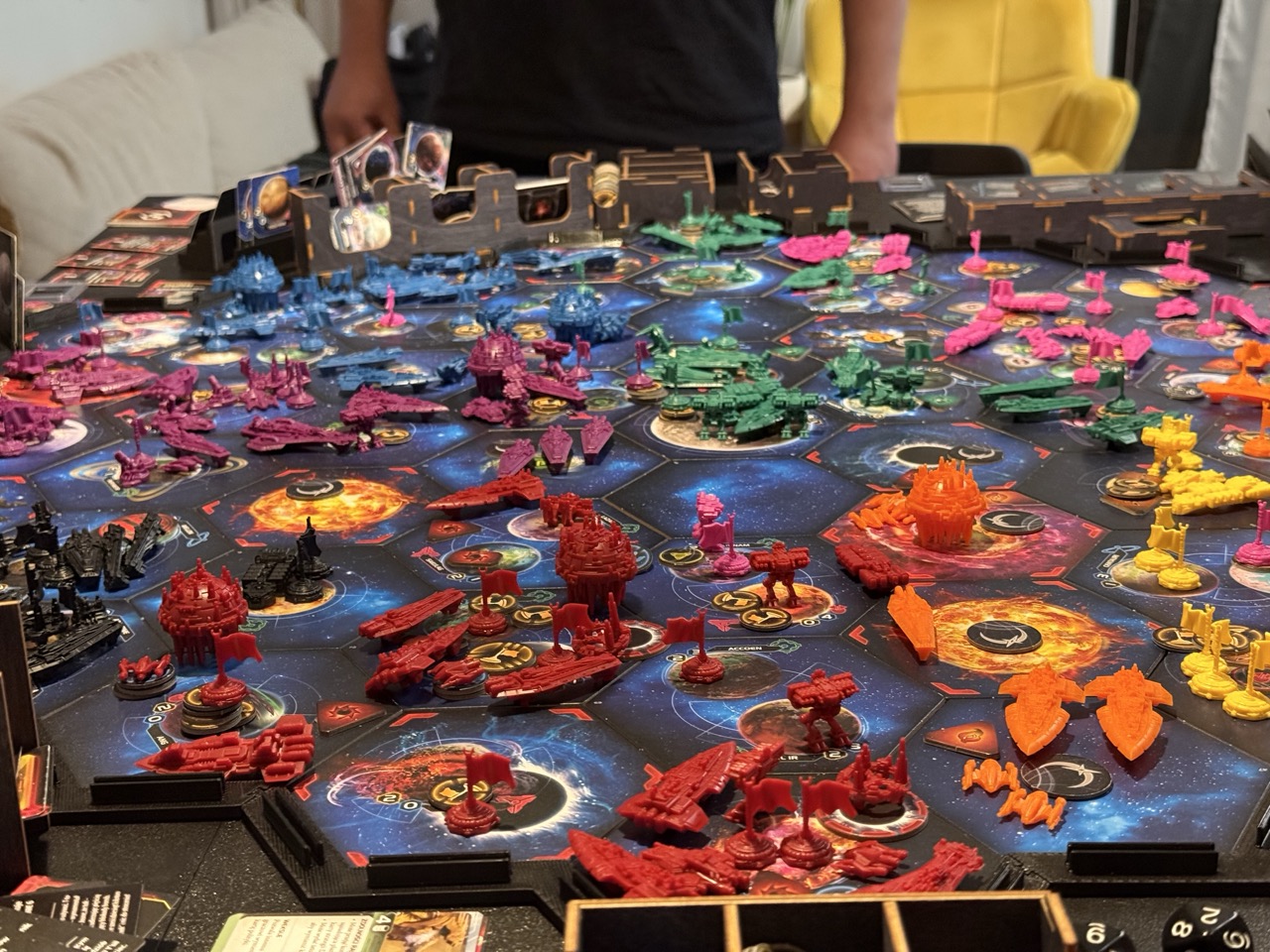 https://ocs-pl.oktawave.com/v1/AUTH_2887234e-384a-4873-8bc5-405211db13a2/spidersweb/2024/12/twilight-imperium-4-gra-planszowa.jpeg