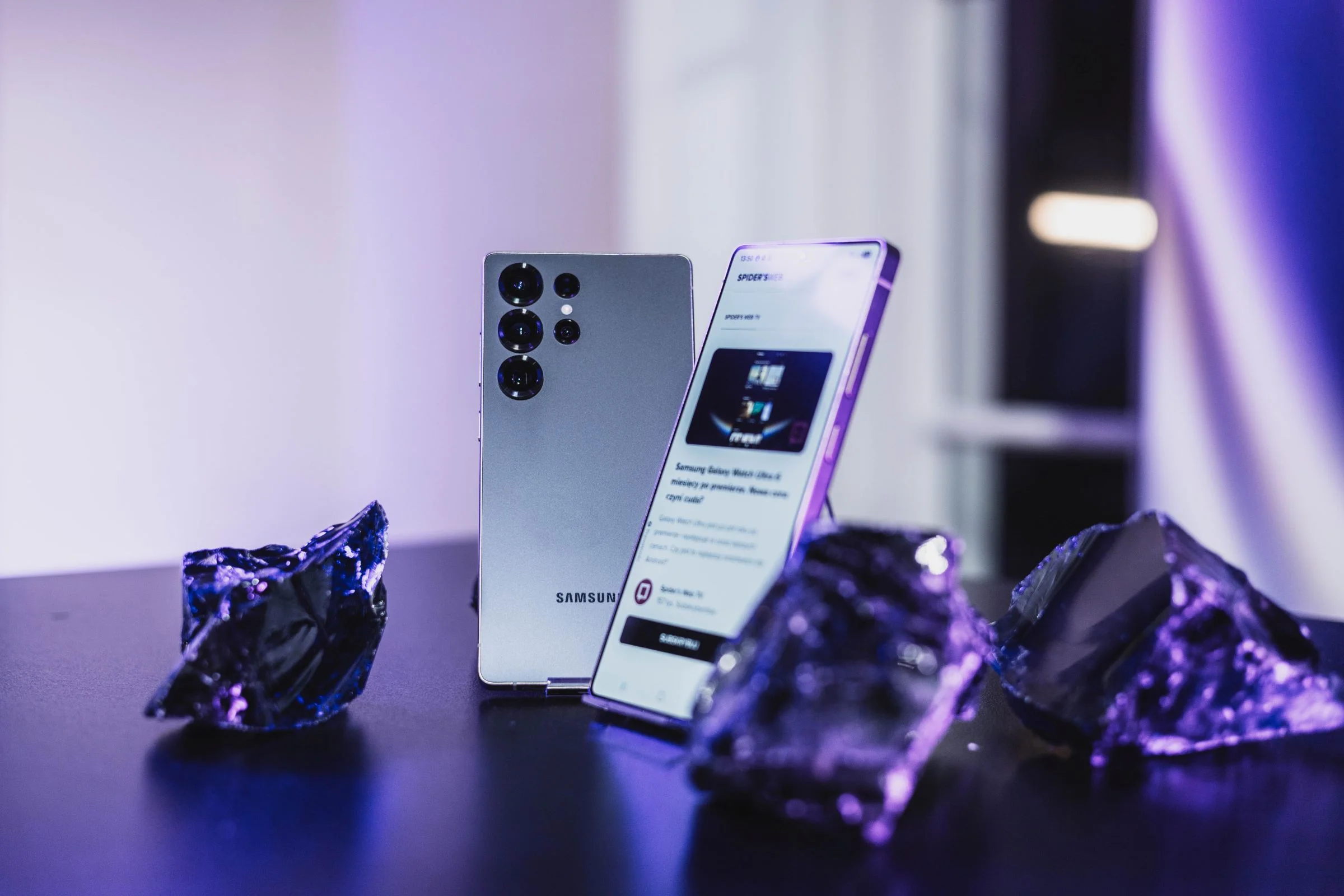 A to ci historia. Najnowszy smartfon Samsunga - Galaxy S25 Ultra przyczynił się do uratowania życia żołnierzowi z Ukrainy. Kawałek elektroniki zadziałał niczym tarcza.