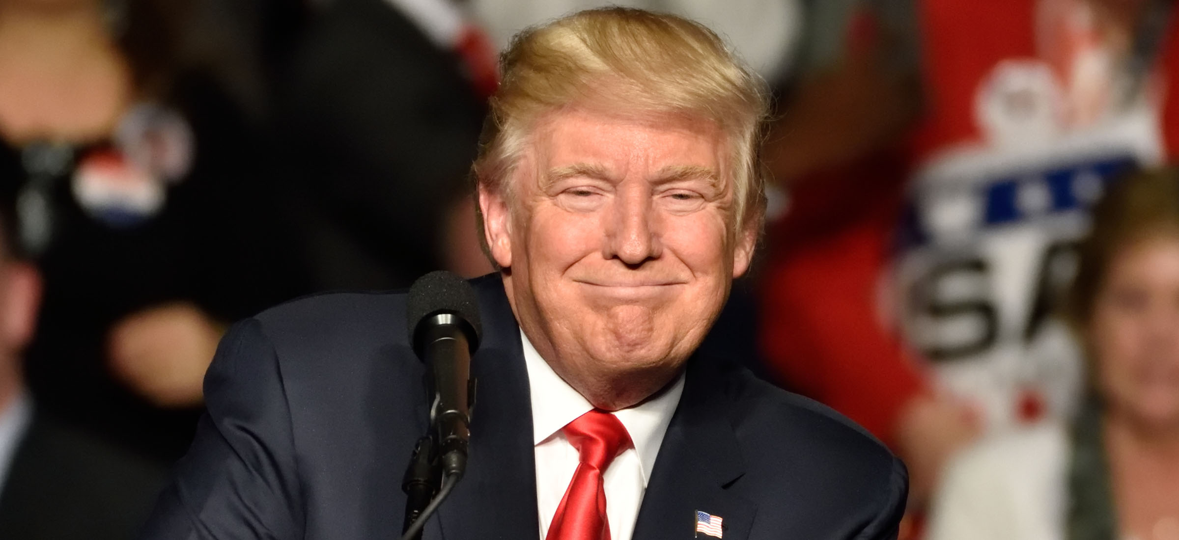 Zuckerberg zbanował Trumpa na Facebooku. Tyle kosztowało przebaczenie