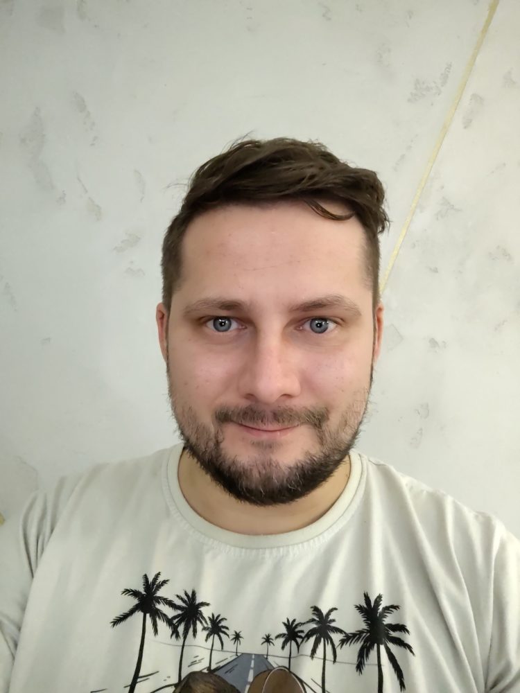 https://ocs-pl.oktawave.com/v1/AUTH_2887234e-384a-4873-8bc5-405211db13a2/spidersweb/2025/01/honor-magic-7-lite-test-zdjecia-2-750x1000.jpg