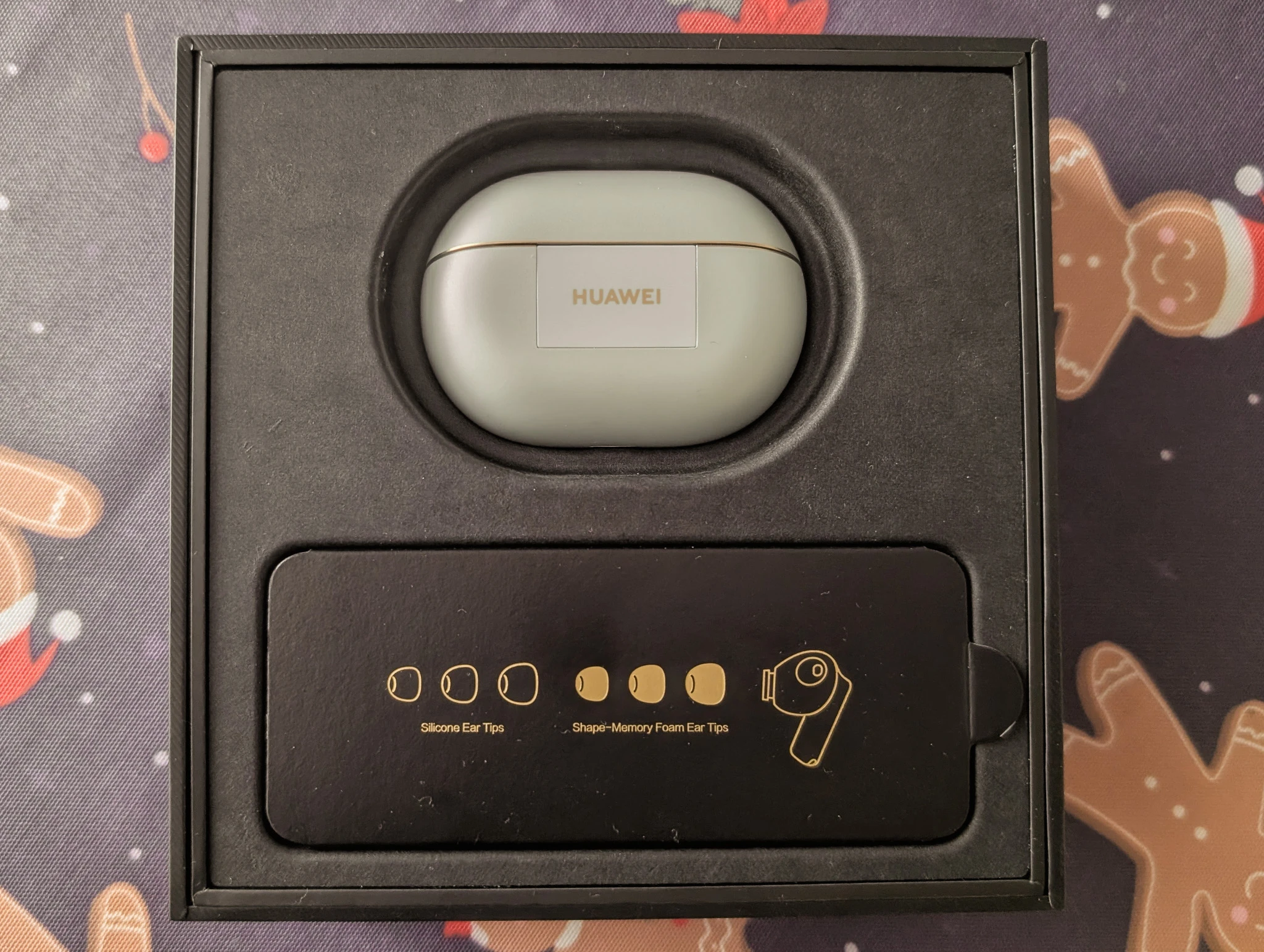 https://ocs-pl.oktawave.com/v1/AUTH_2887234e-384a-4873-8bc5-405211db13a2/spidersweb/2025/01/huawei-freebuds-pro-4-2.jpg