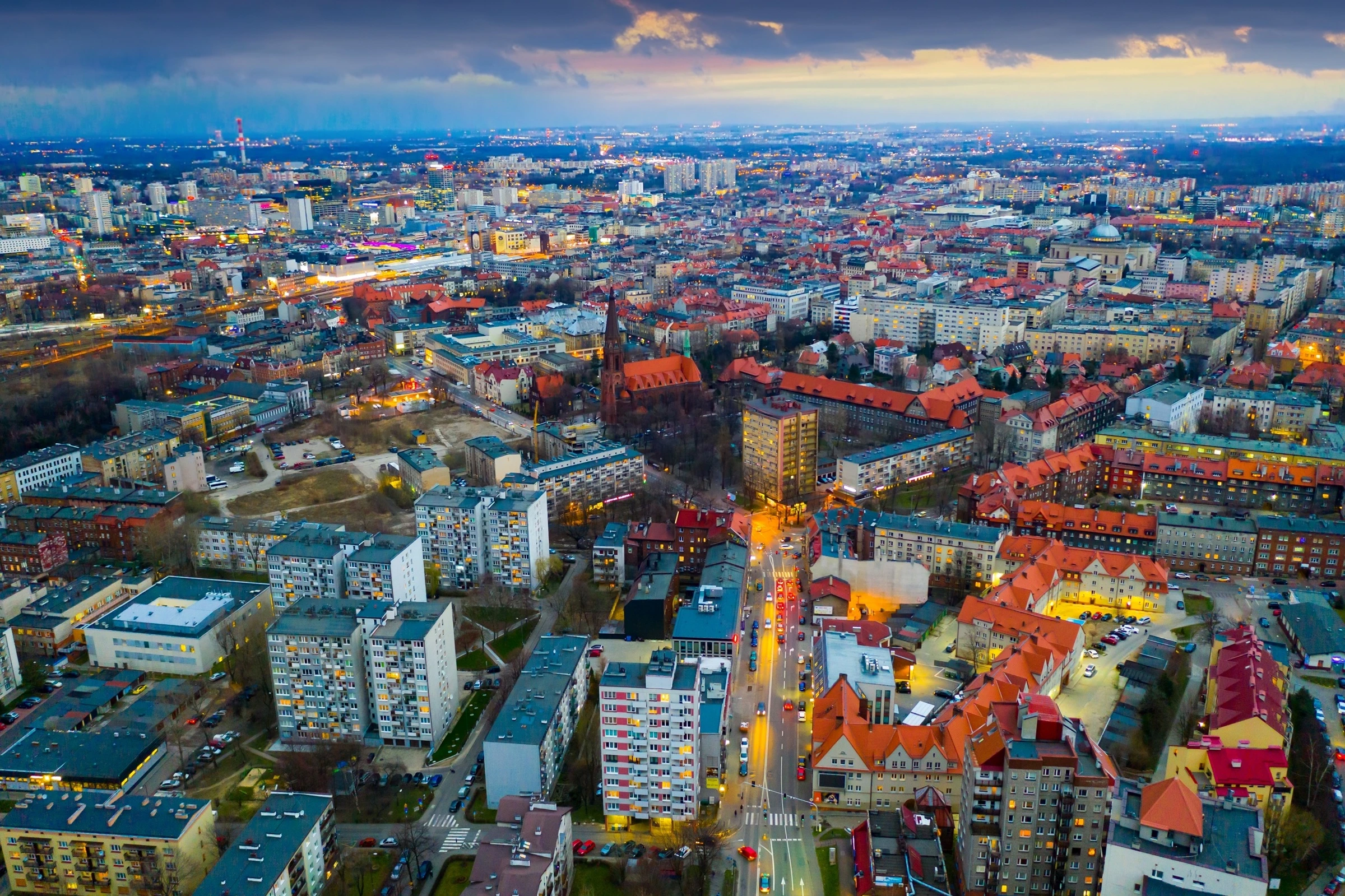 Polskie miasta rosną. Warszawa zagrożona
