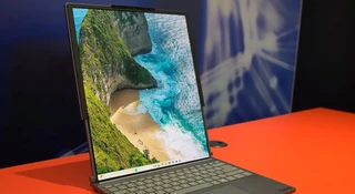 Lenovo ThinkBook Plus Gen 6 Rollable rośnie w oczach. Gest ręką sprawi, że z obudowy wyjedzie więcej ekranu