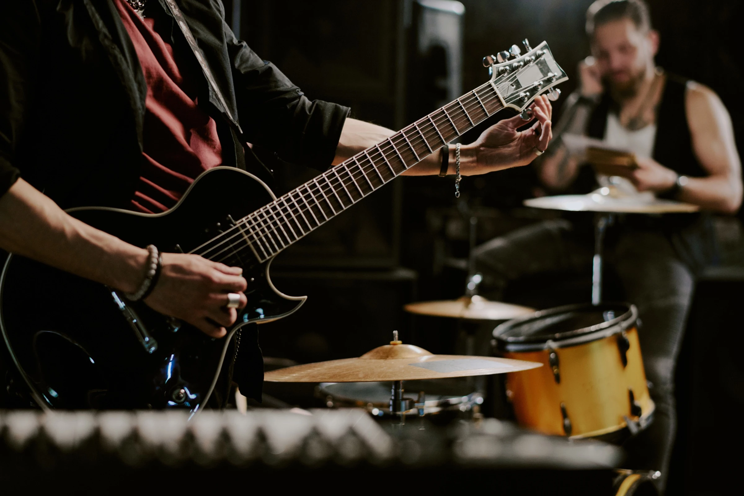 Próbowałem nauczyć się grać na gitarze i szybko się poddałem. Dla takich jak ja znaleźli rozwiązanie