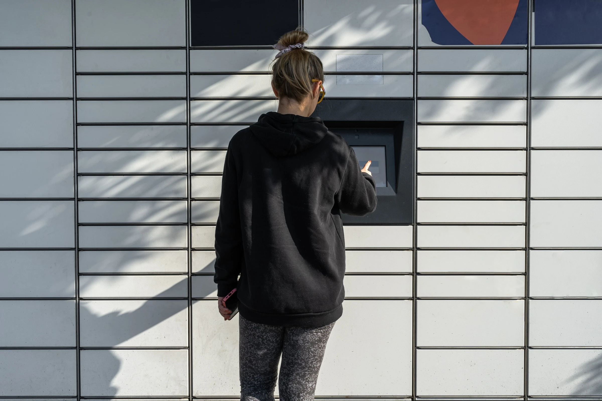 Wrocław miał być pierwszym polskim miastem, które bierze się za automaty paczkowe. Ale nie będzie