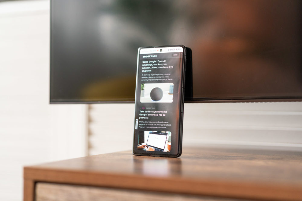 https://ocs-pl.oktawave.com/v1/AUTH_2887234e-384a-4873-8bc5-405211db13a2/spidersweb/2025/02/Huawei-Mate-X6-21-1000x667.jpg