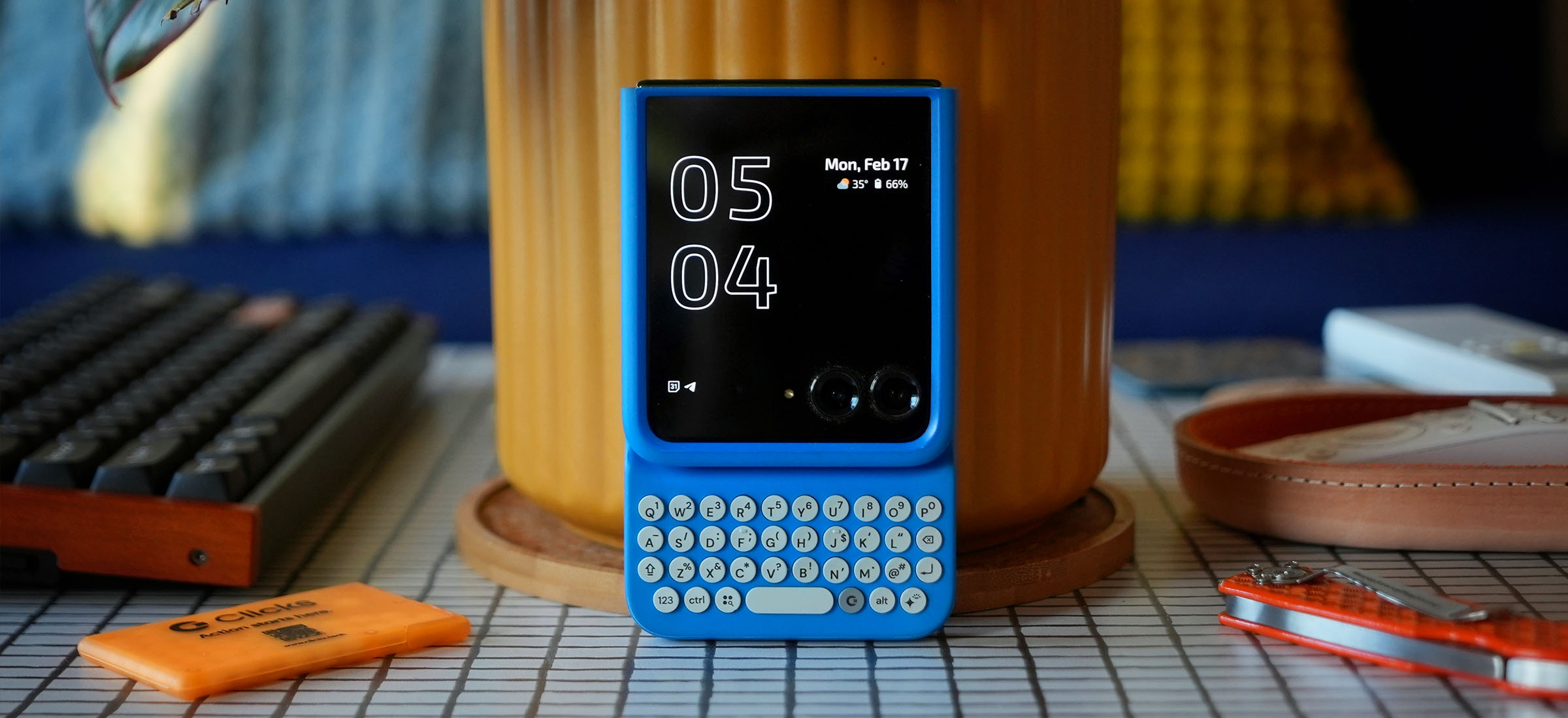 Twój smartfon z Androidem może teraz udawać BlackBerry. Fizyczna klawiatura nie tylko dla iPhone'a