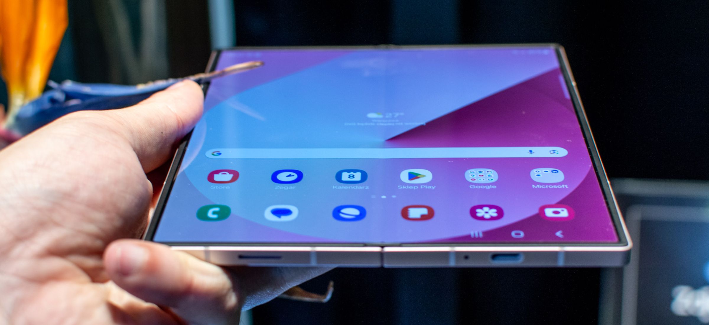 A więc tak Samsung zmieści kamery w zwijanym smartfonie. Roluj tym