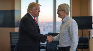 Trump Cook ustępstwa