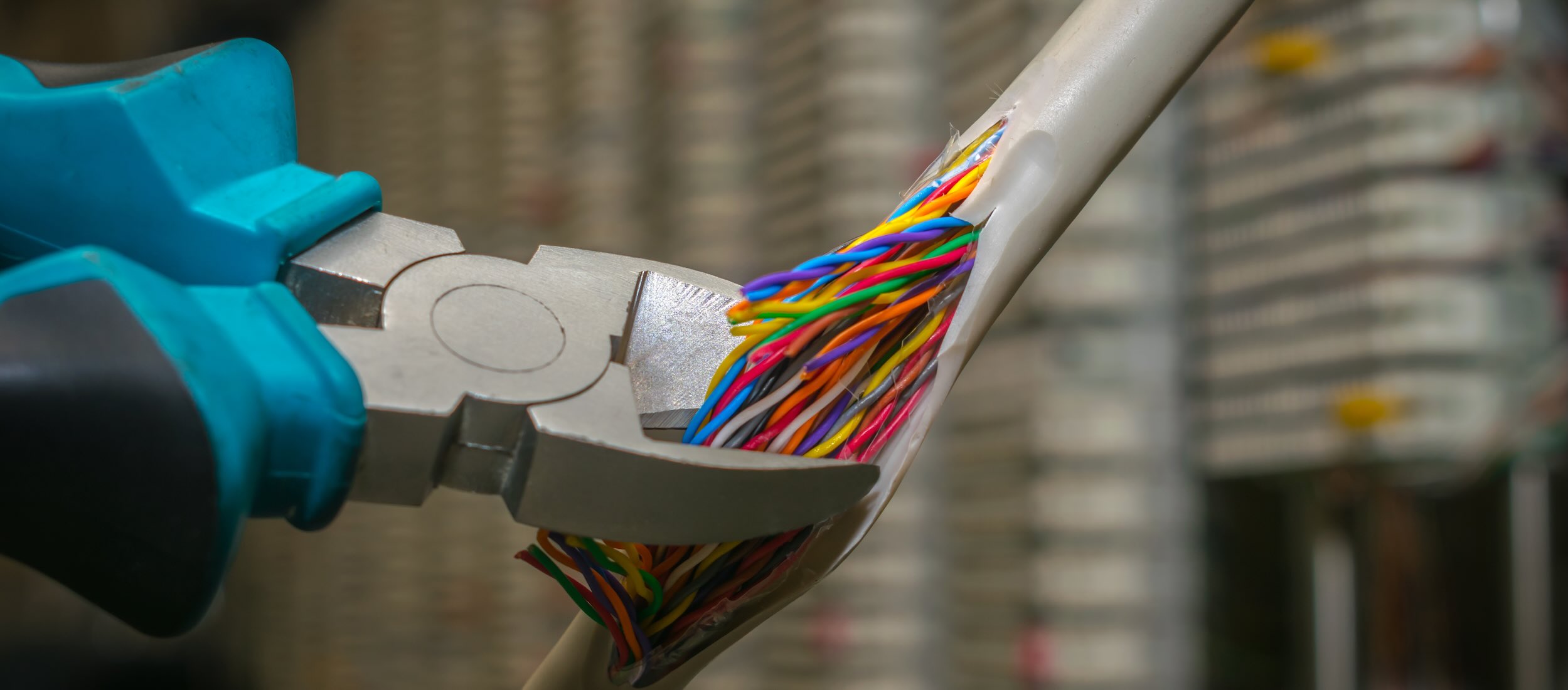 Wyłączają internet obywatelom na niespotykaną dotąd skalę. Nie tylko reżimy walczą z wolnością słowa