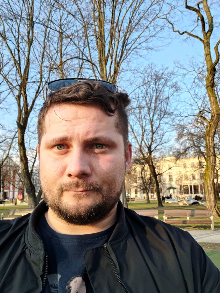 https://ocs-pl.oktawave.com/v1/AUTH_2887234e-384a-4873-8bc5-405211db13a2/spidersweb/2025/03/Oppo-Reno13-FS-zdjecia-8-750x1000.jpg