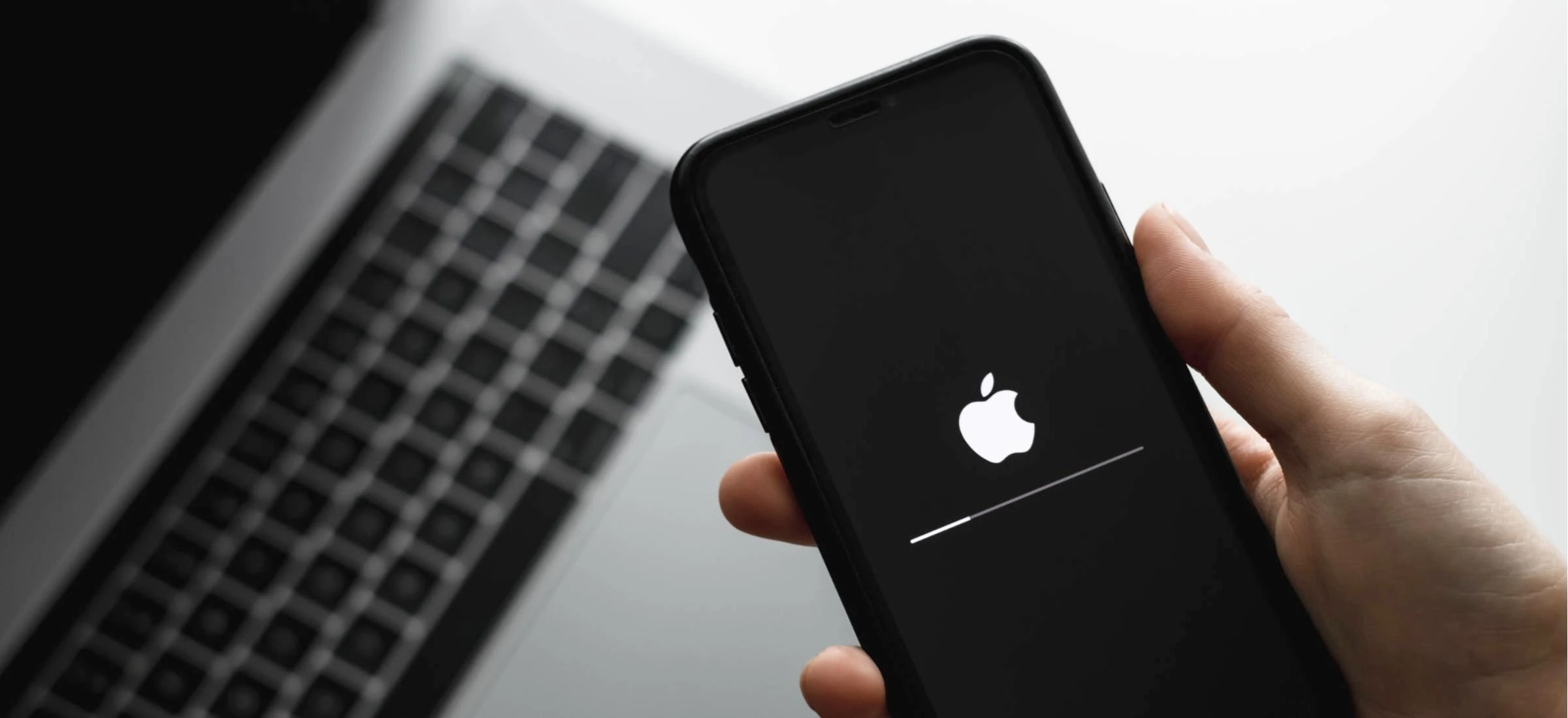 Koniecznie zaktualizuj swojego iPhone'a. Apple naprawia poważne zagrożenia
