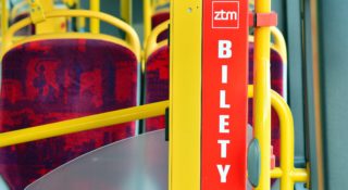 Bileciki do kontroli i uśmiech, bo się nagrywa. Kontrolerzy biletów dostaną nowa broń