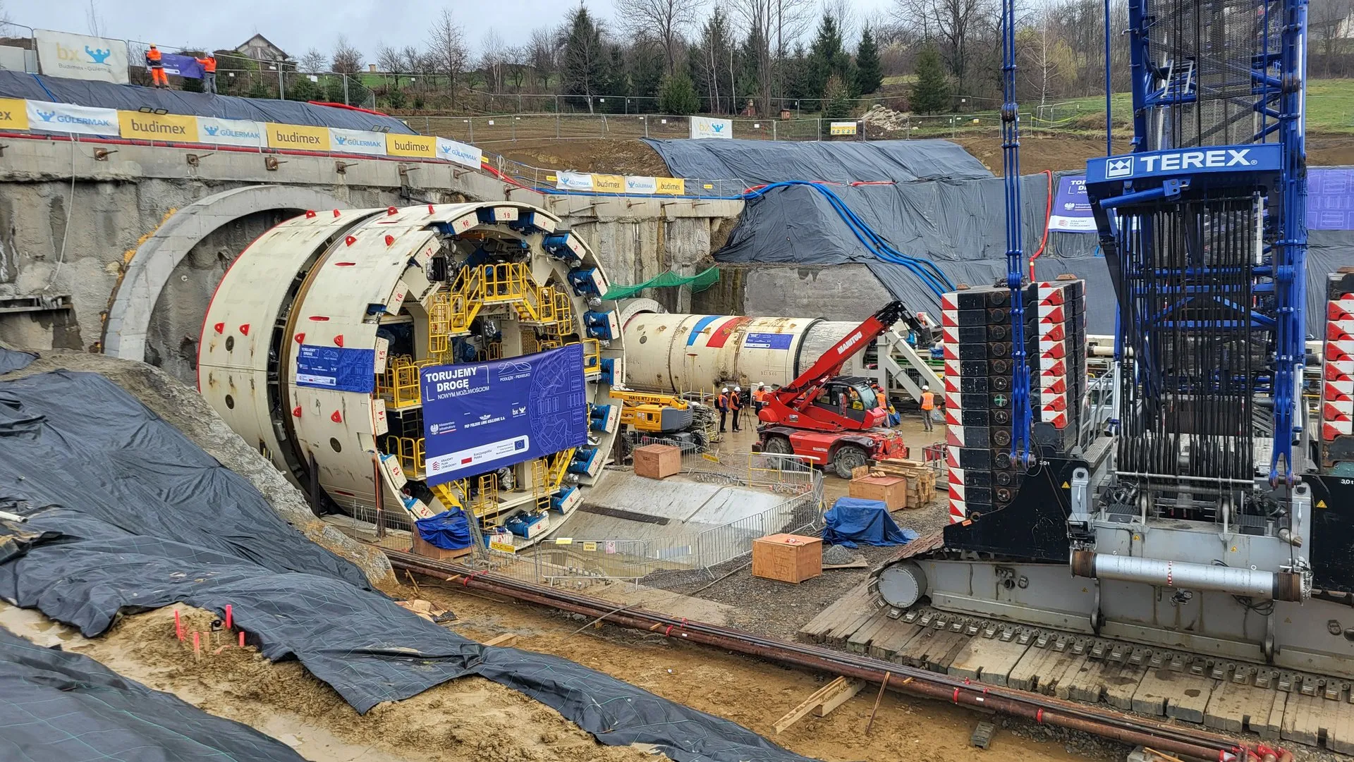 To będzie najdłuższy kolejowy tunel w Polsce. Wielka maszyna zabrała się do pracy