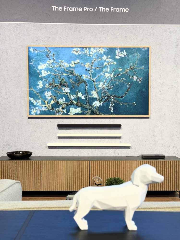 https://ocs-pl.oktawave.com/v1/AUTH_2887234e-384a-4873-8bc5-405211db13a2/spidersweb/2025/03/samsung-the-frame-pro-wireless-connect-1-750x1000.jpeg