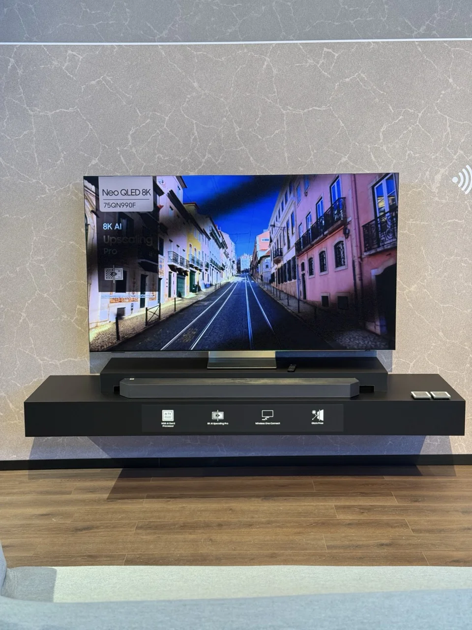 https://ocs-pl.oktawave.com/v1/AUTH_2887234e-384a-4873-8bc5-405211db13a2/spidersweb/2025/03/samsung-wireless-one-connect-5-1.jpeg
