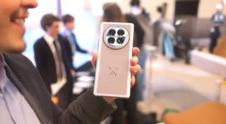 Koniec myślenia nad kolorami obudowy i etui. Pokazali telefon, który zmienia kolory