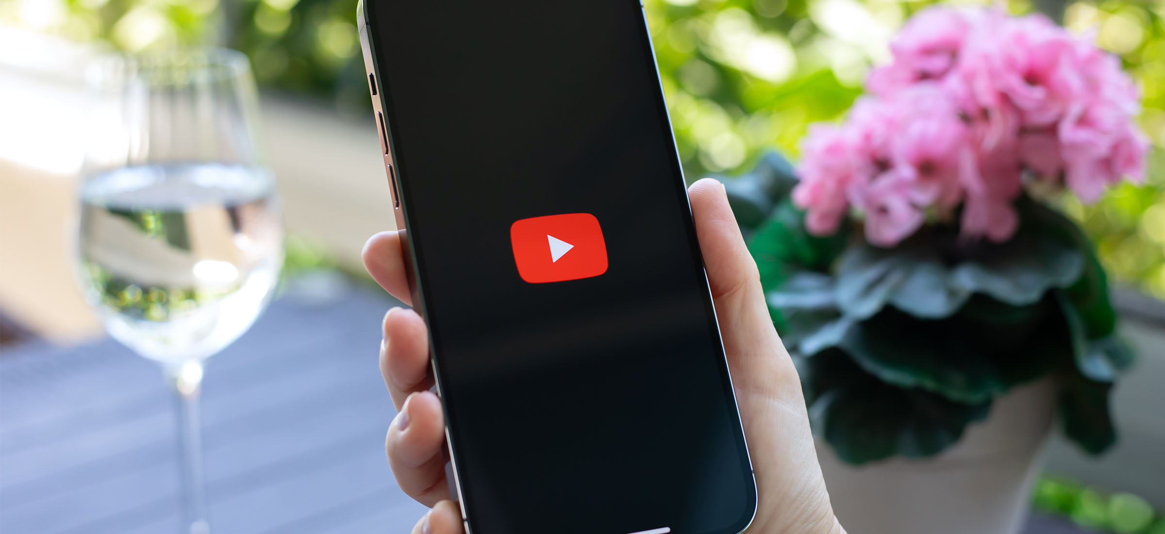 Tańszy YouTube Premium oficjalnie. Zapłacisz mniej i wyłączysz część reklam, ale jakim kosztem
