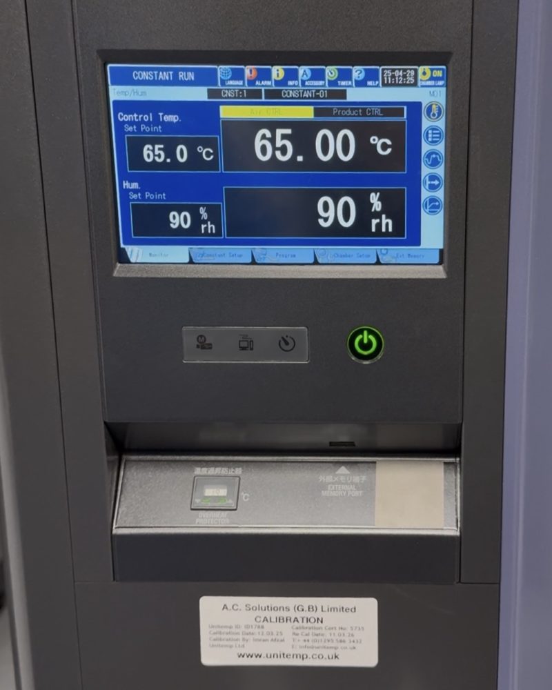 https://ocs-pl.oktawave.com/v1/AUTH_2887234e-384a-4873-8bc5-405211db13a2/spidersweb/2025/04/Apple-cork-laboratoria-04-800x1000.jpeg