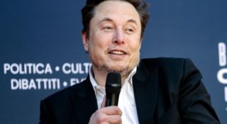 Musk jak Brzoska. "W maju zrezygnuję z pracy na rzecz rządu na pełen etat"