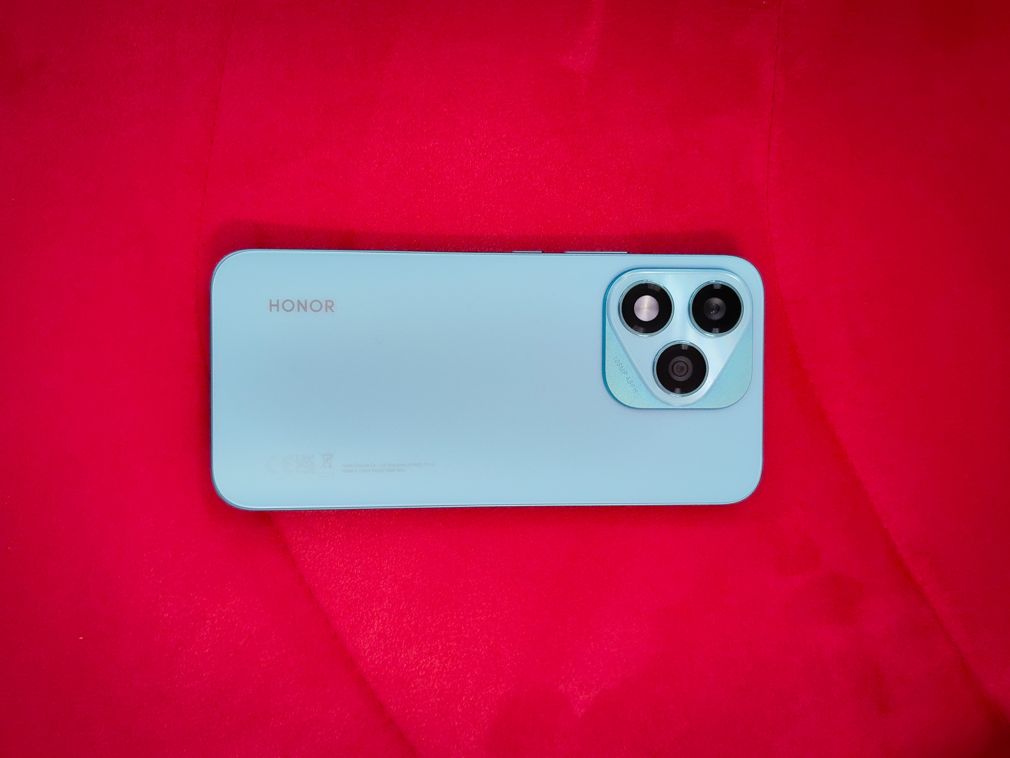 Oto iPhone 16 Pro za 1299 zł. Powiedzcie cześć Honorowi 400 Lite