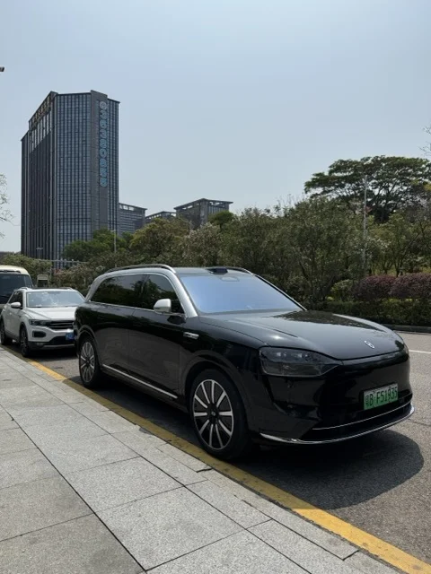 https://ocs-pl.oktawave.com/v1/AUTH_2887234e-384a-4873-8bc5-405211db13a2/spidersweb/2025/04/huawei-chiny-_3004-Medium-1.jpeg