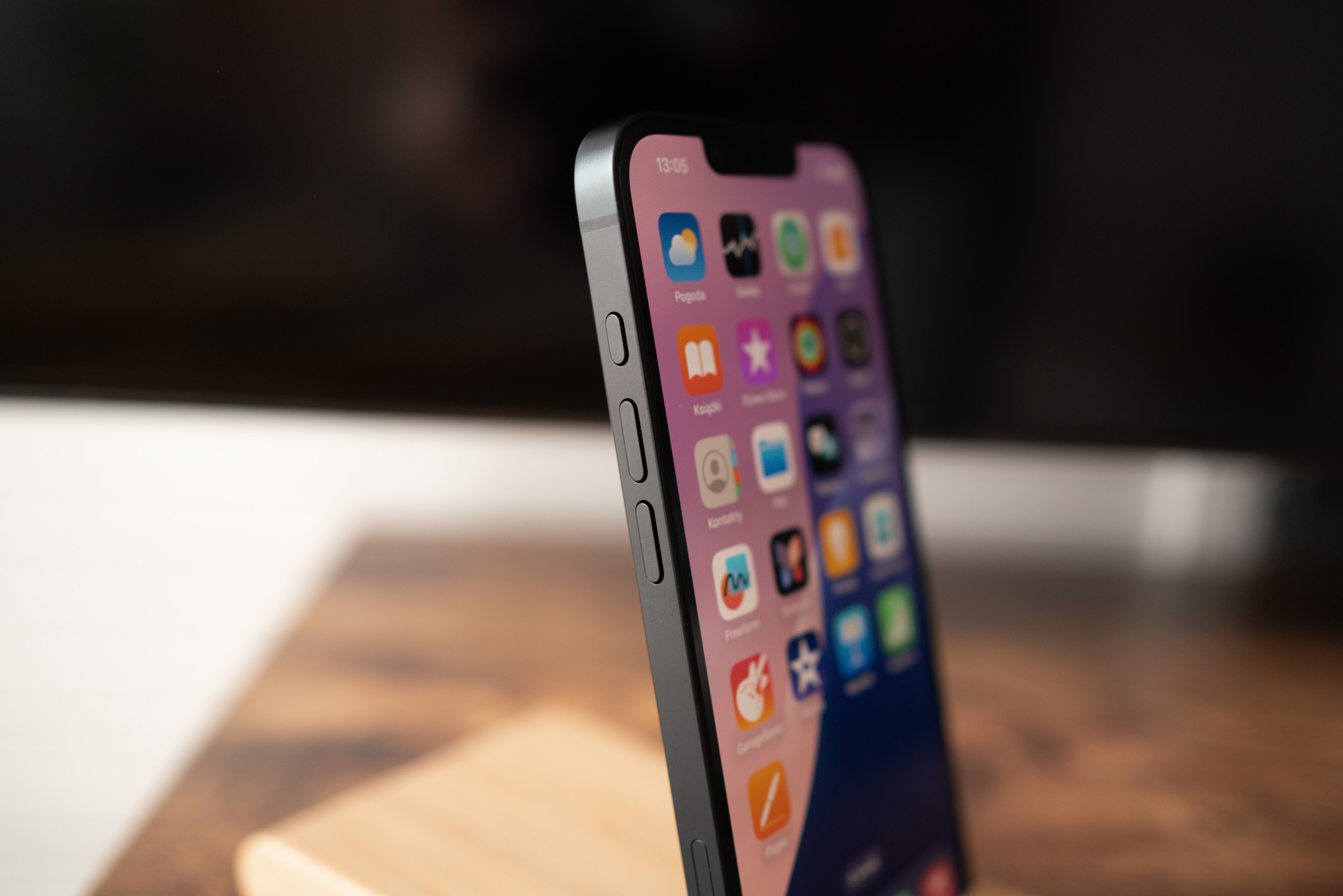 iphone 16e action button