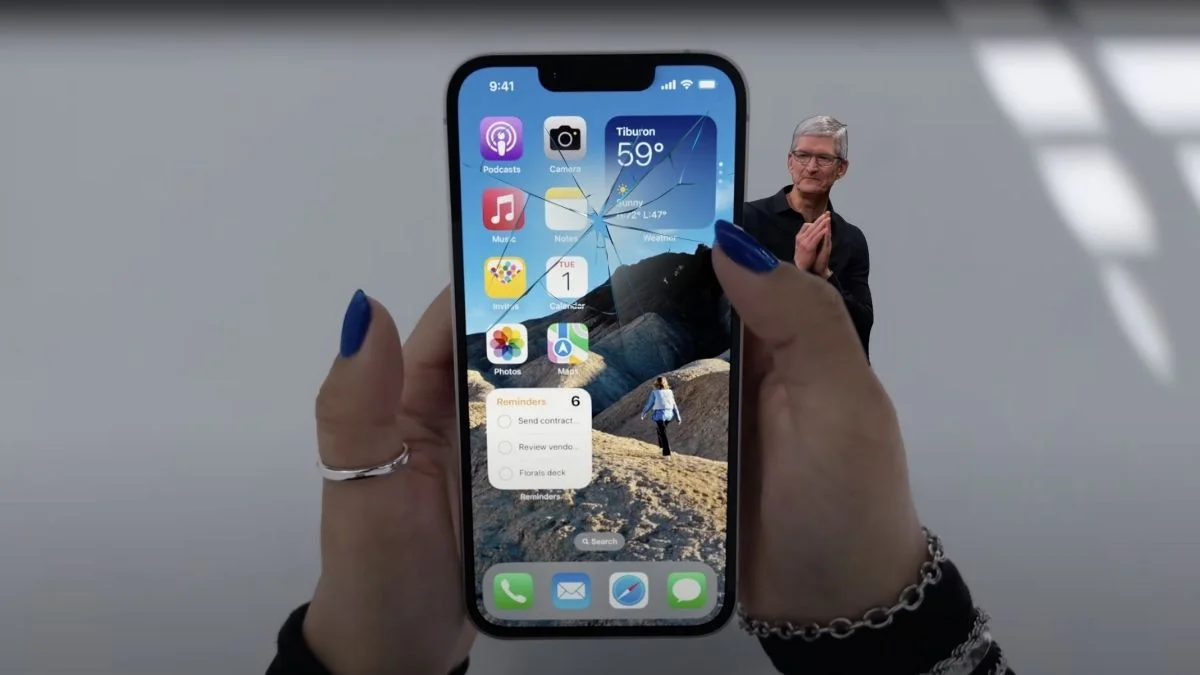 Zbity ekran czy rysujący się od patrzenia? Apple chciał, żebyś nie musiał wybierać