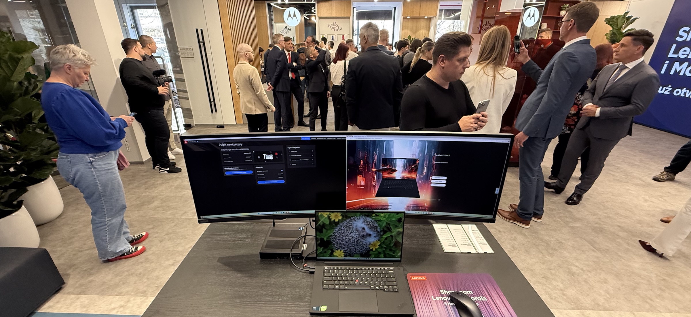 lenovo showroom motorola 0