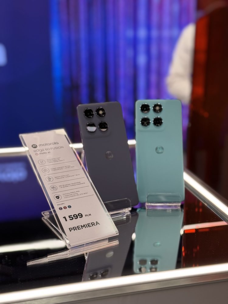 https://ocs-pl.oktawave.com/v1/AUTH_2887234e-384a-4873-8bc5-405211db13a2/spidersweb/2025/04/lenovo-showroom-motorola-10-750x1000.jpeg