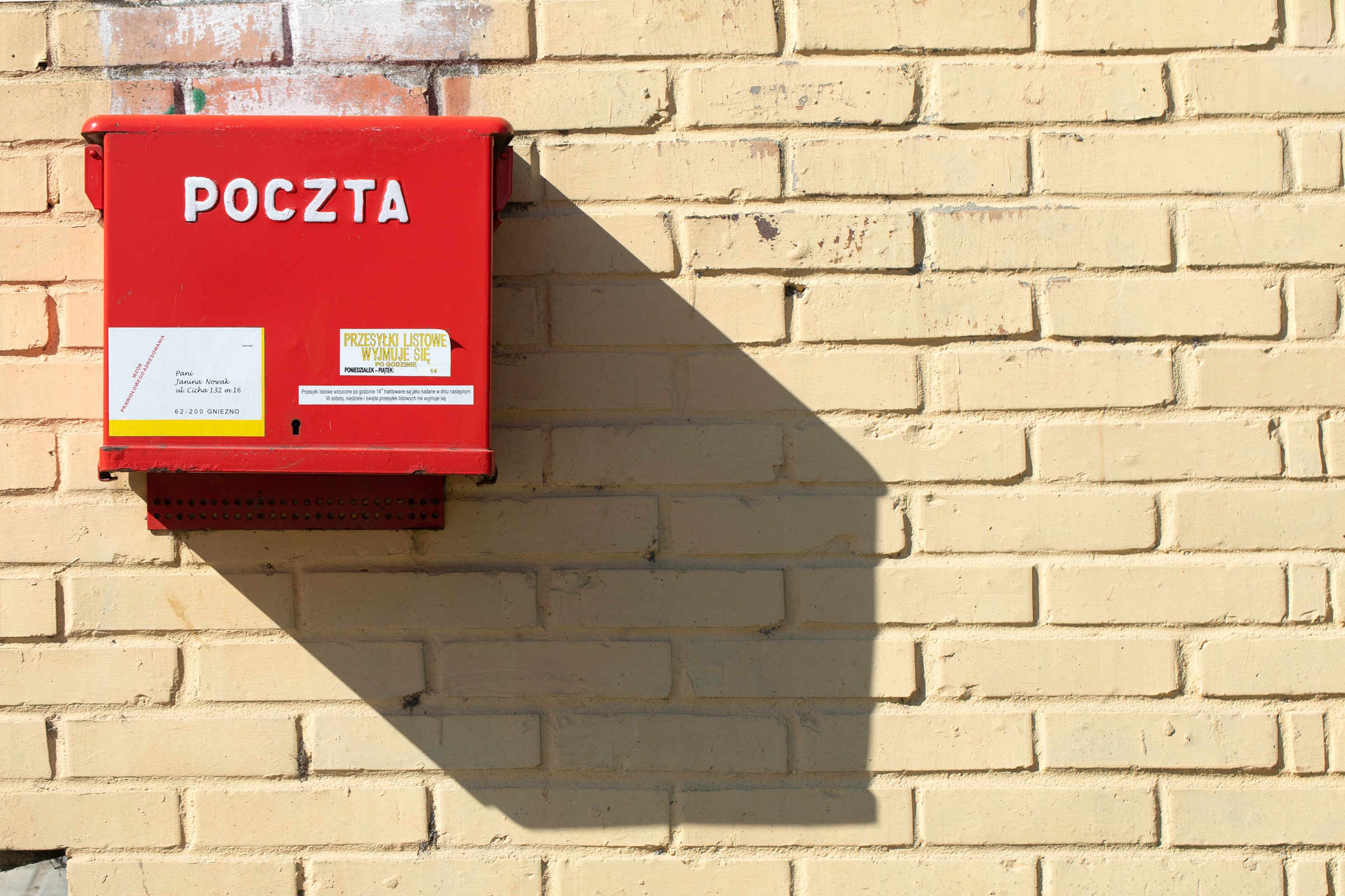 Wchodzisz na pocztę, a tam jak w sklepie. Tylko kas samoobsługowych brakuje