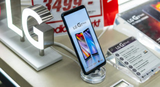Trzymasz jeszcze ten telefon w kieszeni? Wkrótce przestanie działać tak, jak powinien