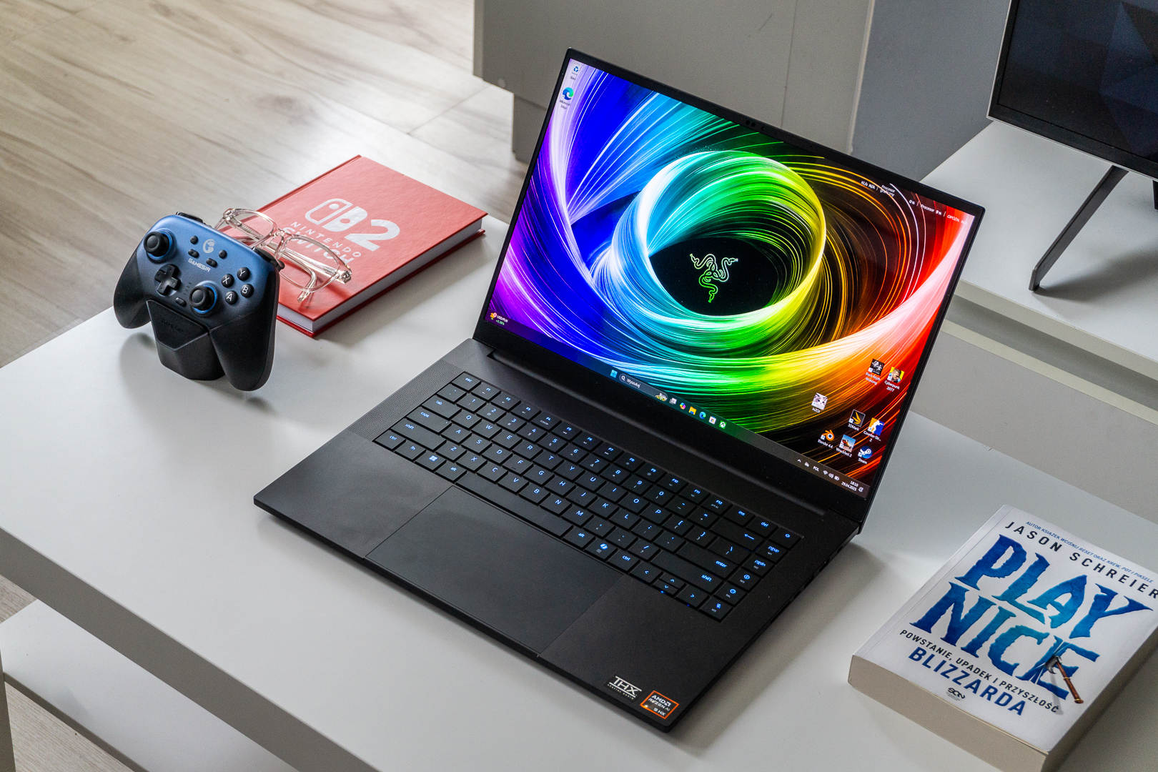 Razer Blade 16 2025 masa