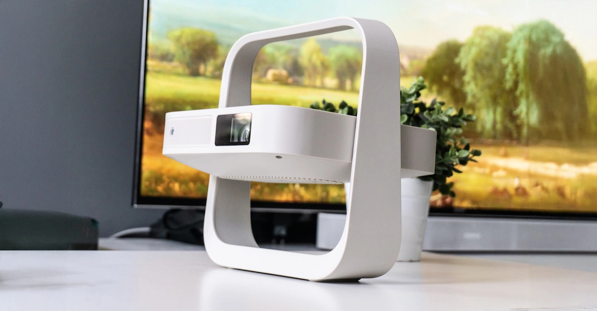 Test XGIMI Elfin Flip – projektor o grubości książki, idealny do małego mieszkania